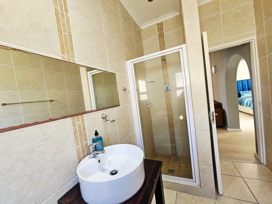 3 Bedroom Property for Sale in Palmiet Western Cape